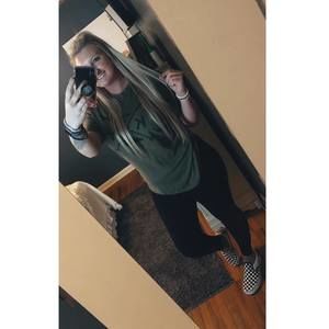 Meet your Posher, Hayley